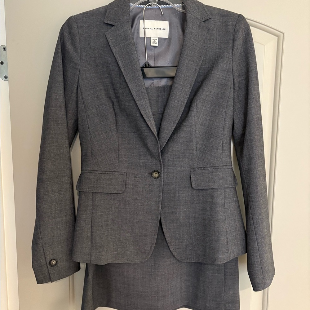 Banana Republic Women’s Charcoal Suit Set